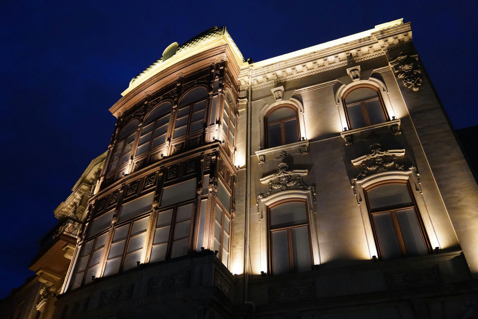 Éclairage architectural dans les Yvelines : techniques, LED, mise en valeur, sécurité et conseils d’un spécialiste